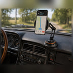 MASIQ telefoonhouder op het dashboard van een klassieke auto